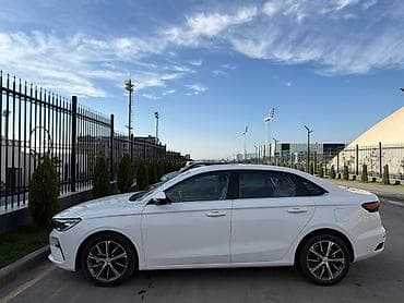 Транспорт: Geely Emgrand: 2023 г., 1.5 л, Автомат, Бензин, Седан — 4