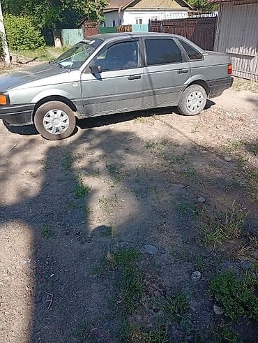 Volkswagen: Volkswagen Passat: 1990 г., Механика, Седан — 4