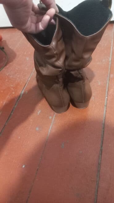 Ботинки: Мужские кроссовки, 36.5, Adidas, Б/у, цвет - Черный, Платная доставка — 1