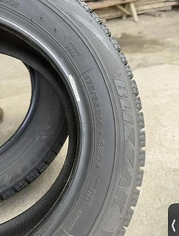 stud 100: Bridgestone Blizzak 175/65 R14 82Q — комплект зимних шин (без шипов) — 1