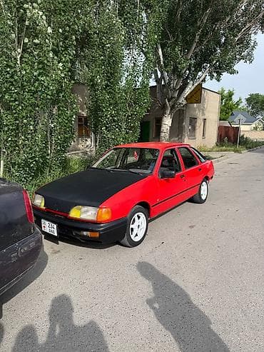 street: Ford Sierra: 1990 г., 1.8 л, Механика, Бензин, Седан — 4