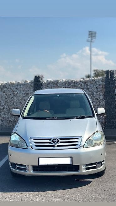 Toyota Ipsum: 2003 г., 2.4 л, Автомат, Бензин, Вэн/Минивэн — 1