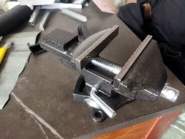 органайзер для бижутерии: Слесарные тиски настольные с наковальней и поворотным основанием — 2