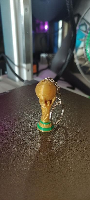 Брелок «Кубок мира» (миниатюра) - Компактный брелок в виде трофея