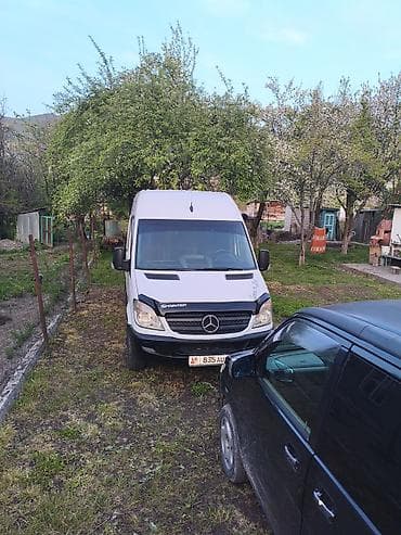 мерседес гигант кабина: Легкий грузовик, Mercedes-Benz — 7