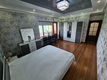 2 х комнатную квартиру по суточно в 8 мкр: 2 комнаты, Собственник, С мебелью полностью — 2