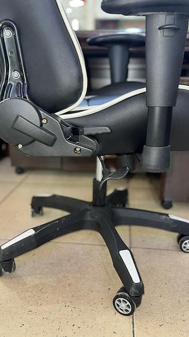 Эмерек: Игрово е кресло DXrace Очень качественное и многофункциональный — 8