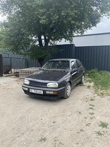 Volkswagen Golf: 1994 г., 1.6 л, Механика, Бензин, Хэтчбэк