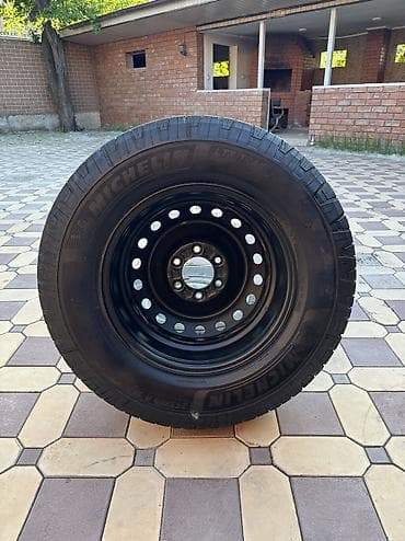 Дөңгөлөктөр монтажда 265 / 70 / R 18, All-season, Жол тандабастар (АТ/МТ), Темир, тешиктери - 5 — 5