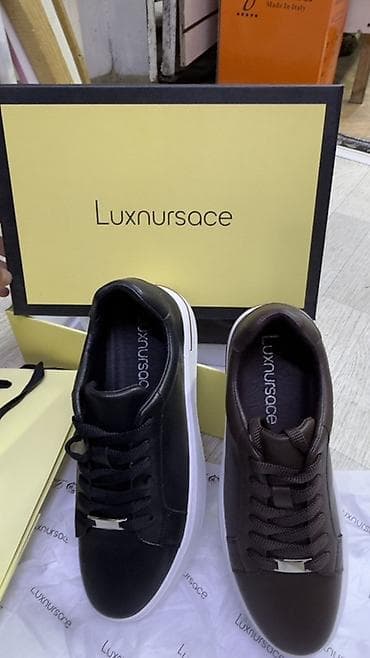 растянуть обувь: Мужские кроссовки, 36, 37, 38, Новый, цвет - Черный, Самовывоз, Бесплатная доставка, Платная доставка — 1