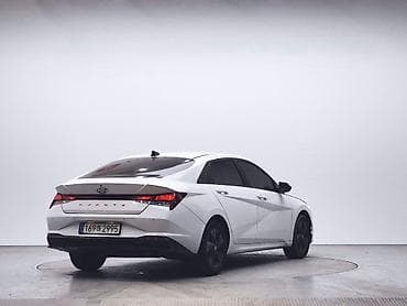 Транспорт: Hyundai Avante: 2022 г., 1.6 л, Автомат, Гибрид, Хэтчбэк — 2
