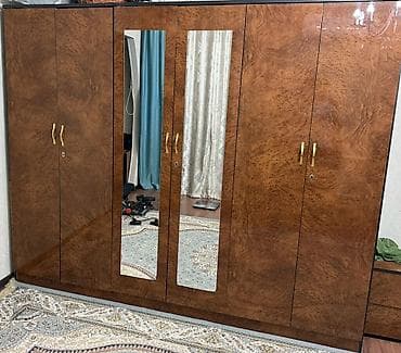 Спальный гарнитур, Б/у, Двуспальная кровать, Шкаф, Тумба, Другая страна производитель, МДФ, Самовывоз, цвет - Коричневый