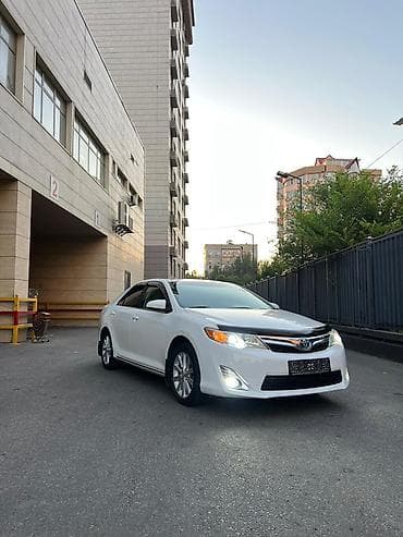Toyota Camry: 2014 г., 2.5 л, Автомат, Бензин, Седан — 3