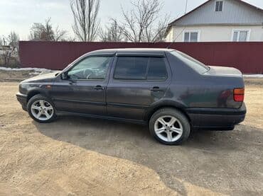 авто ру шины и диски б у: Volkswagen Vento: 1993 г., 1.8 л, Механика, Бензиновая, Седан — 5