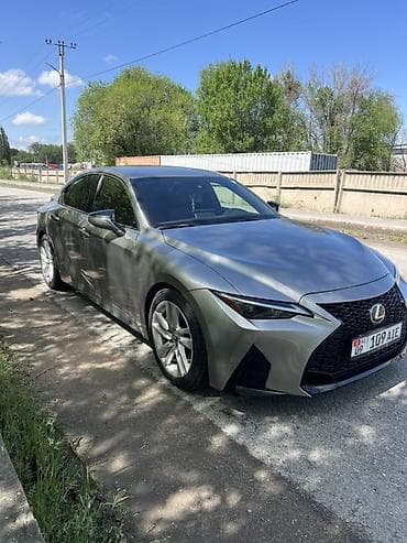 плавник: Lexus IS: 2022 г., Бензин, Седан — 2