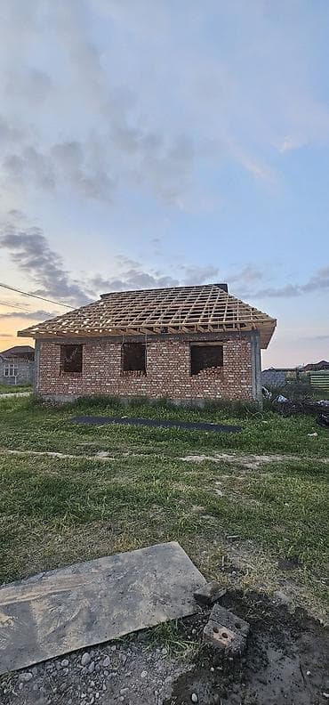 чертежи домов: Продаётся одноэтажный дом (коробка) из кирпича. Характеристики: - — 2