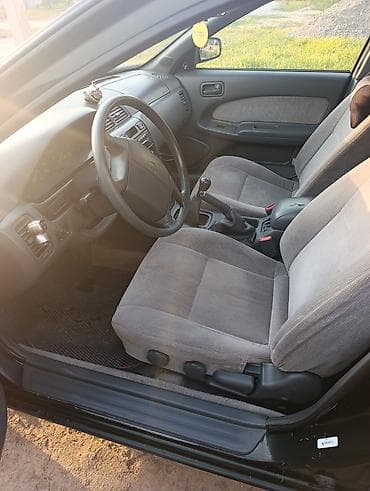 Nissan Maxima: 1995 г., 2 л, Механика, Бензин, Седан — 6