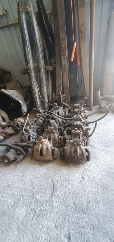 перфорированные тормозные диски: Комплект суппортов Mercedes-Benz Б/у, Оригинал, Германия — 1