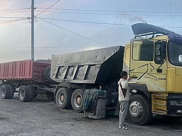 металлолома: Самосвальный автопоезд для перевозки сыпучих грузов - Тягач с — 2
