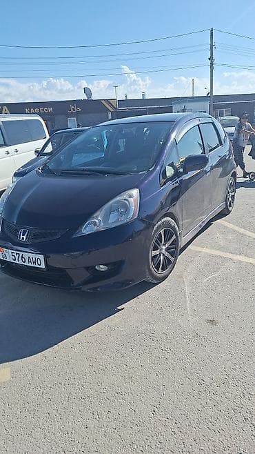 Honda Fit: 2008 г., 1.5 л, Автомат, Бензин, Хэтчбэк