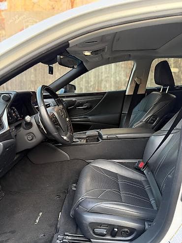 авто за 300000: Lexus ES: 2020 г., 2.5 л, Гибрид — 6