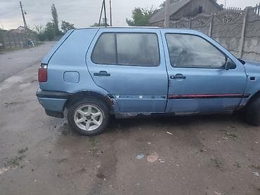 Продажа авто: Volkswagen Golf: 1992 г., 1.8 л, Механика, Бензин, Хэтчбэк — 3