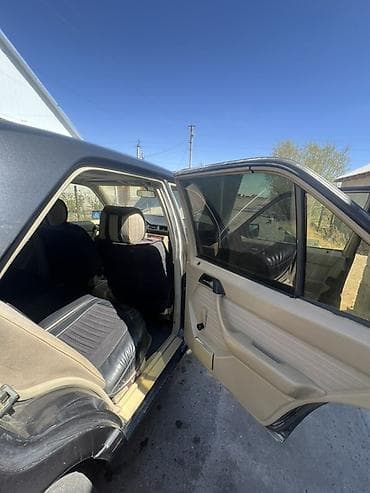 step 2: Mercedes-Benz W124: 1990 г., 3.2 л, Седан — 7