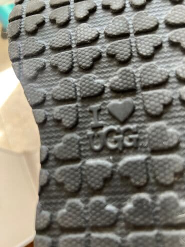 размер 28: Продаю детские Ugg на девочку Указан размер 35.Подойдут на 34.Оригинал — 3