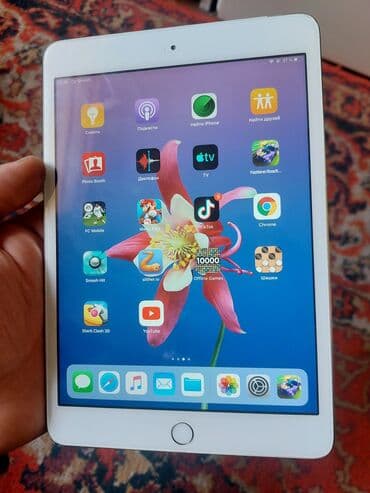 Планшет, Apple, память 64 ГБ, 4G (LTE), Б/у, Классический цвет - Серебристый