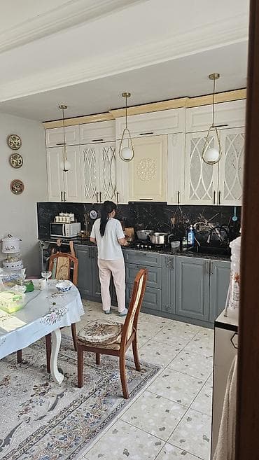 Продаётся дом с участком ж.м Кок-Жар. 4.5соток угловой дом 200квм + — 4