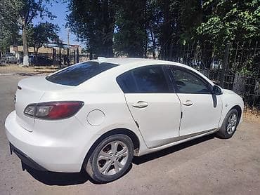rav4 2010: Mazda 3: 2011 г., 1.6 л, Автомат, Бензин, Седан — 3