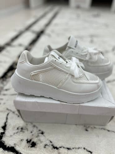 искры для обуви: Новые кроссовки весенние легкие, размер-36!
Продаю ниже себестоимости — 7