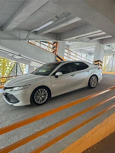 Toyota Camry: 2019 г., 2.5 л, Автомат, Бензин, Седан — 2