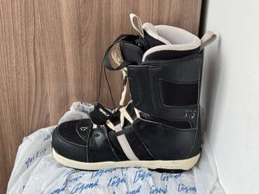 кожаные ботасы: Сноуборд ботинка сатылат Состояние жакшы айрылган тытылган жерлери — 3