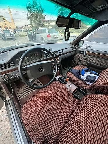 Унаа сатуу: Mercedes-Benz W124: 1990 г., 2.3 л, Кол менен иштөөчү, Дизель, Седан — 3