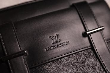 Сумки: Классическая сумка, Louis Vuitton, Материал: Экокожа, Застежка на молнии, Мужские, Новый — 4