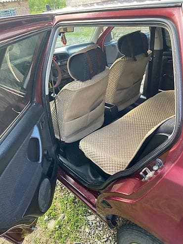 Транспорт: Volkswagen Vento: 1994 г., 1.6 л, Механика, Бензин, Седан — 10