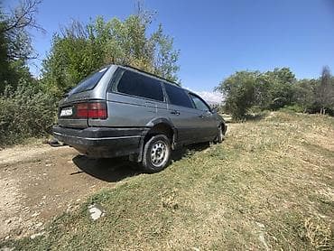 Volkswagen Passat: 1992 г., 1.8 л, Механика, Газ, Универсал — 1