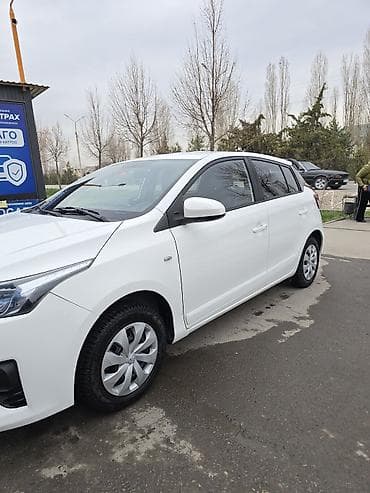 номер армения: Toyota Yaris: 2015 г., 1.5 л, Автомат, Бензин, Хэтчбэк — 1