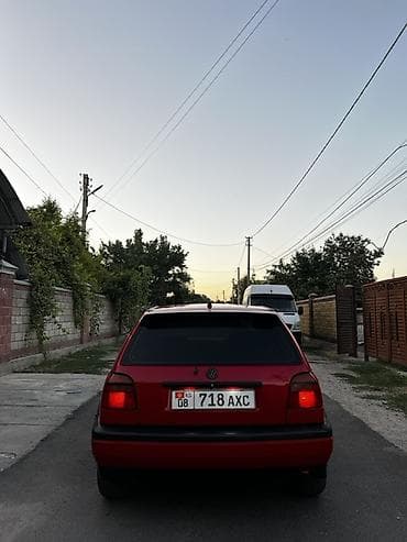 матз 3: Volkswagen Golf: 1995 г., Хэтчбэк — 4