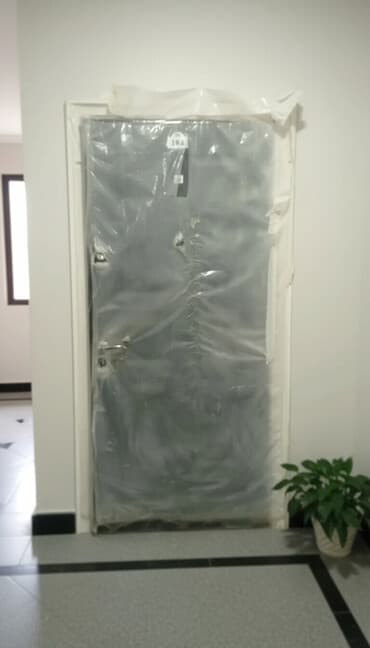 Эшик сатылат жаңы, чыгарып даярдап койгом баасы 55000 сом тел