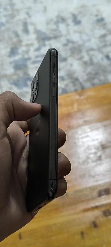 телефон айфон 1: IPhone 11 Pro, Б/у, 256 ГБ, Space Gray, Зарядное устройство, 88 % — 4