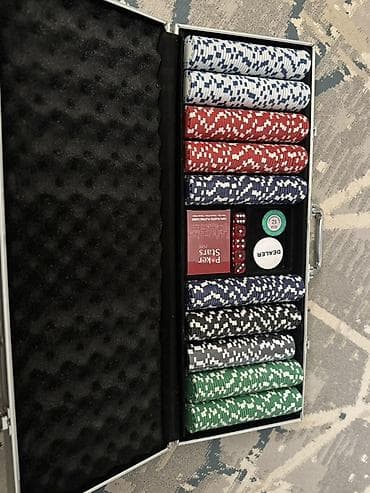 Покерный набор в алюминиевом кейсе. Состав: - Фишки казино-стиля