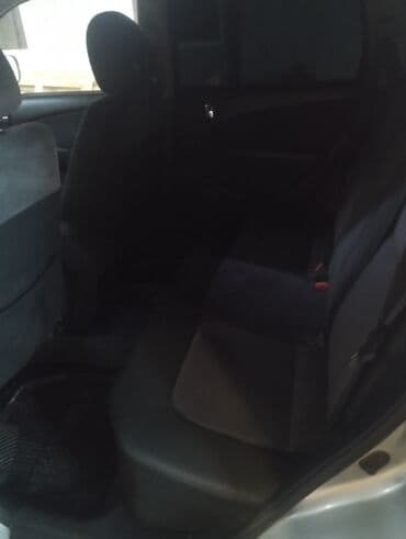 продается в рассрочку авто минивен степ вагон: Mitsubishi Outlander: 2004 г., 2 л, Механика, Бензин, Кроссовер — 7