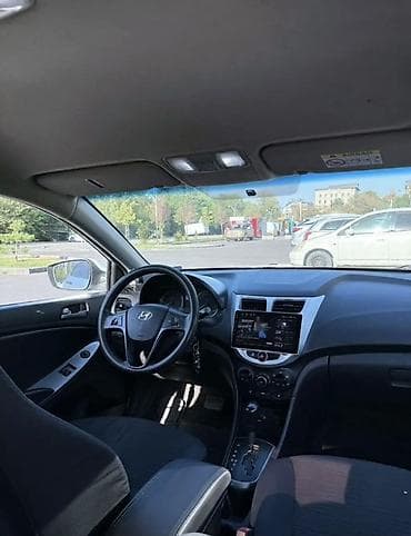 срочно окончательно: Hyundai Solaris: 2015 г., Бензин, Седан — 7