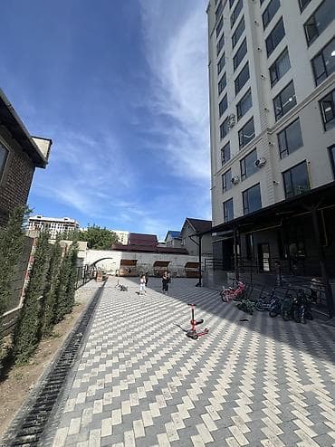 Недвижимость: 3 комнаты, 90 м², Пишпек Элитка, 4 этаж, Дизайнерский ремонт — 1