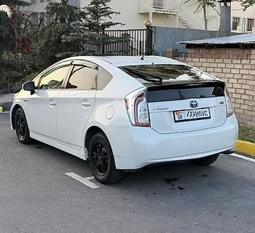 тайота в: Toyota Prius: 2015 г., 1.8 л, Автомат, Гибрид, Хэтчбэк — 4