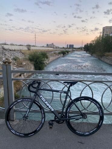 купить фикс в бишкеке: Шоссейный велосипед, Tsunami, Рама M (156 - 178 см), Б/у — 2