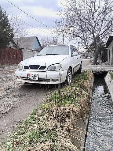 Daewoo Lanos: 1997 г., Механика, Бензин, Седан