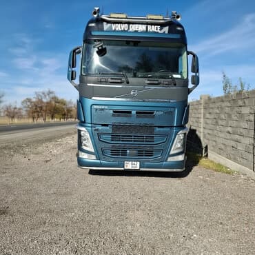 дом на колесо: Тягач, Volvo, 2018 г., Тентованный — 2